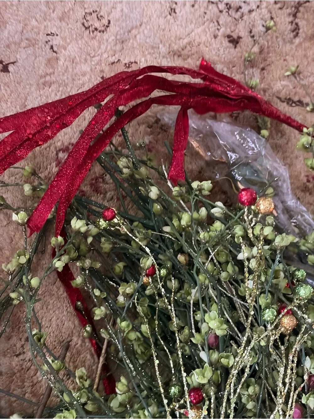 Over 30 stems. Mostly green - some red and gold NWT